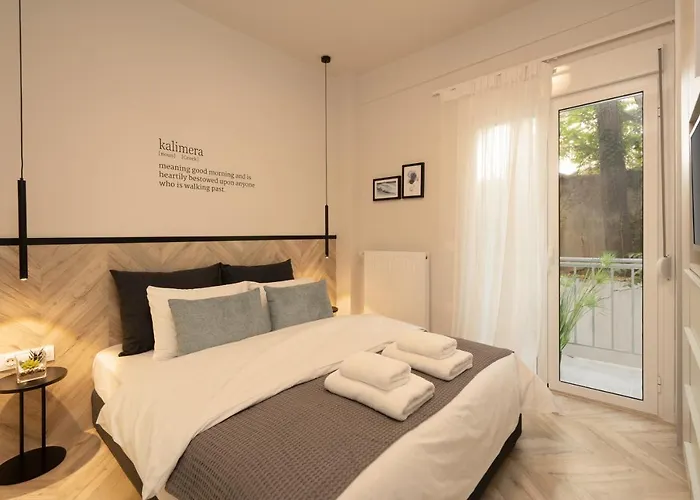 Charming Two Bedrooms Apartment Walk To Acropolis